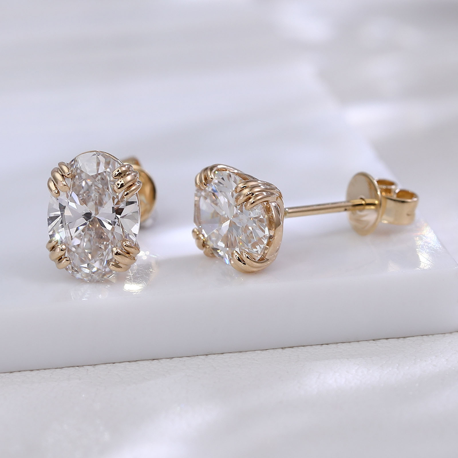 Diamond Stud Earrings - Luksusowe kolczyki Provence o owalnym szlifie,