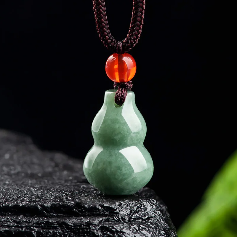 Birmański Jade wisiorek gurda  – Luxury Gifts Jewelry & Watches Namfleg Mostar recenzja i cena